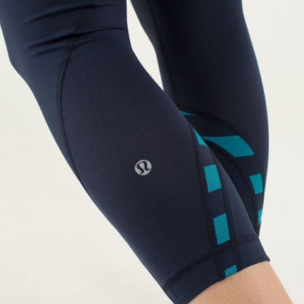 Lululemon Navy Inspire Crop II 22" - Picture 5 of 15